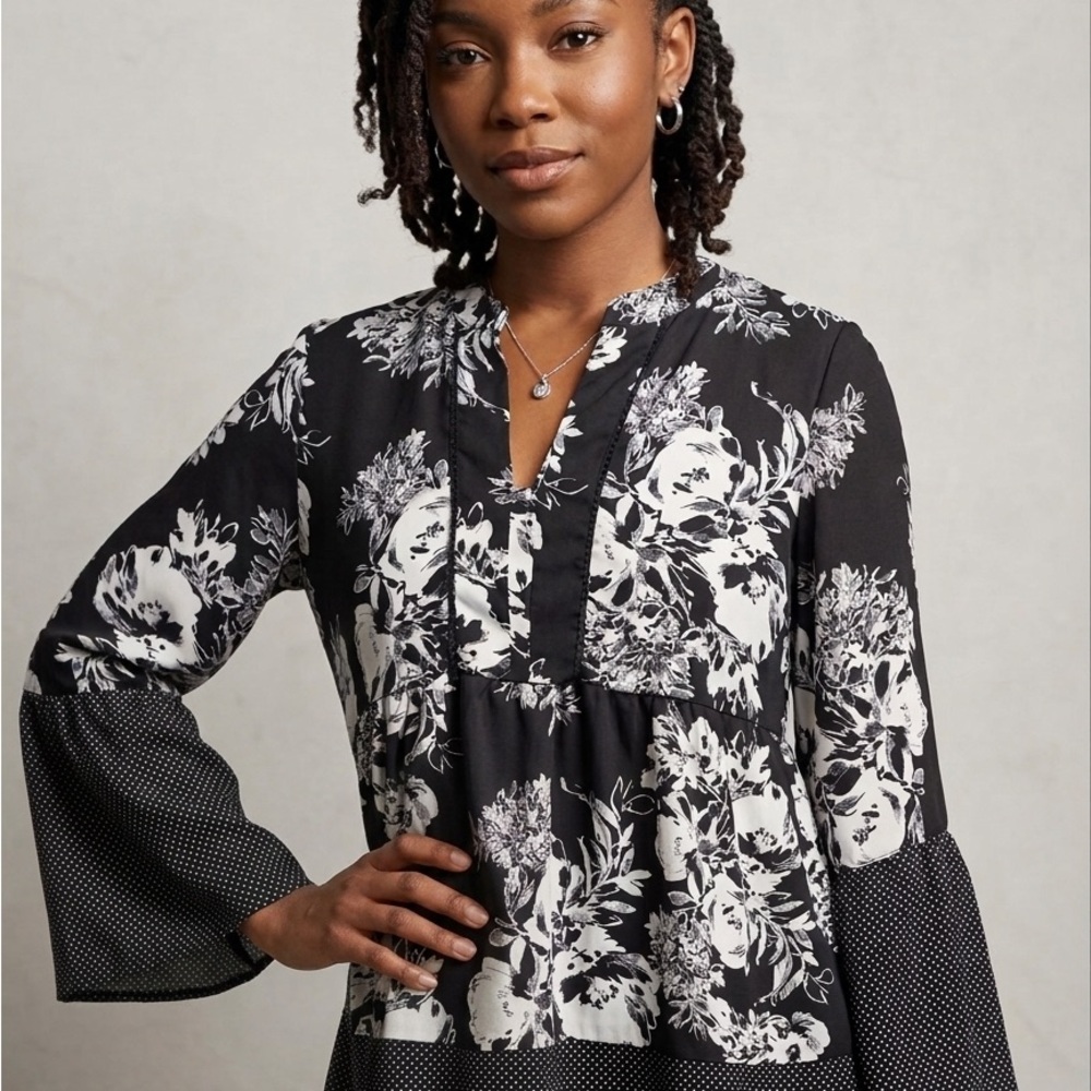 Women's Black & White Floral Split-Neck Tunic Top